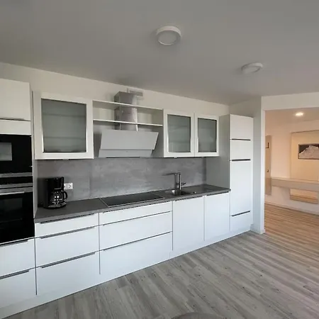 Penthouse Royal 15 *